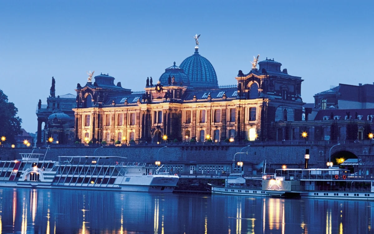 Evening lighting of the Academy of Fine Arts building in Dresden