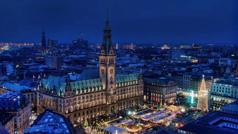 the christmas market at hamburg city hall in the blue twilight, hamburg, areas, christmas, cities, city, cityscape, cityscapes, germany, holidays, new year, night lights, lights, streetlights, street lamps, lighting, night, the city at night, architecture, world