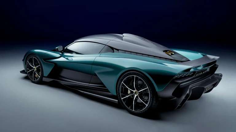 смарагдовий aston martin valhalla у студійному світлі, aston martin valhalla, aston martin, астон мартін, диски, колеса, купе, машини, автомобілі, спорткари, суперкари, гіперкари, авто