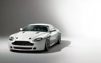 білосніжний aston martin v8 vantage у студійному світлі, aston martin vantage gt4 2014 року, aston martin, астон мартін, диски, колеса, купе, машини, автомобілі, спорткари, фари, авто
