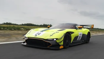 гоночный aston martin vulcan amr pro на треке, aston martin vulcan amr pro, aston martin, астон мартин, движение, дороги, пути, трассы, шоссе, магистрали, автострады, проспекты, проезды, машины, автомобили, скорость, спорткары, суперкары, гиперкары, фары, авто