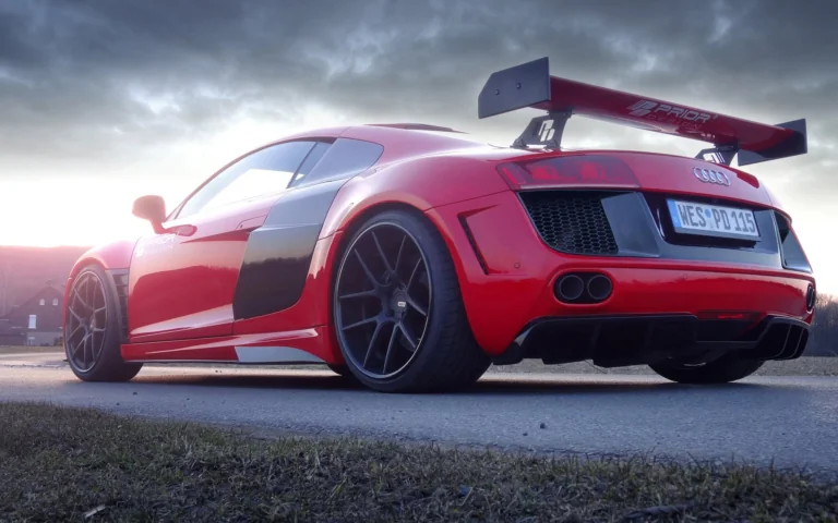 Красный Audi R8 с тюнингом Prior Design