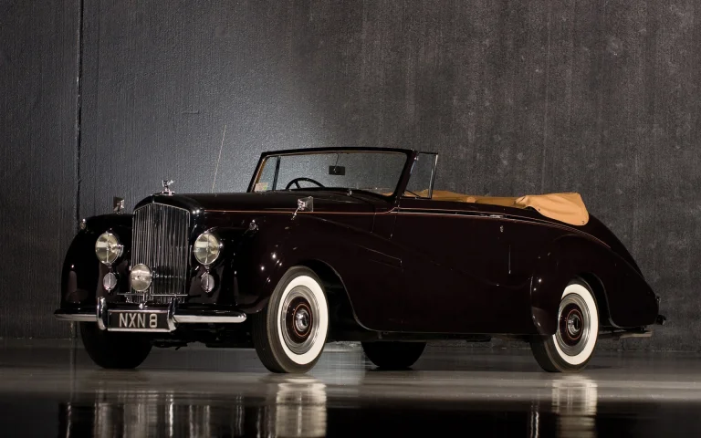 a vintage open-top bentley type r, 1953 bentley type r, bentley, cars, automobiles, convertibles, discs, wheels, headlights, retro, auto, vehicles