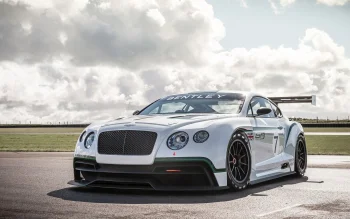 гоночный bentley continental gt3 на асфальтовом треке, bentley continental gt3, bentley, бентли, диски, колеса, машины, автомобили, небо, облака, тучи, спорткары, фары, авто
