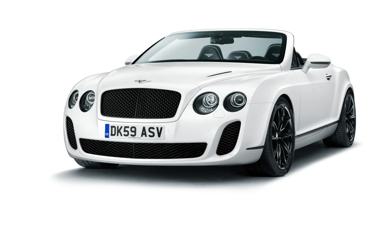 Белоснежный кабриолет Bentley Continental Supersports