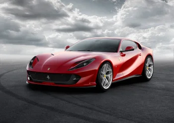 ferrari 812 superfast на фоне облачного неба, ferrari 812 superfast, ferrari, диски, колеса, машины, автомобили, облака, тучи, спорткары, суперкары, гиперкары, феррари, авто