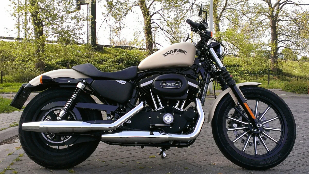 Мотоцикл Harley-Davidson Sportster 883