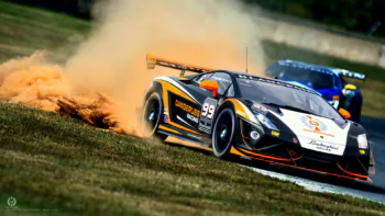 Гоночный Lamborghini Gallardo LP 570-4 на пределе возможностей на треке