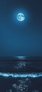 a full moon over the smooth surface of the ocean, landscapes, moon, moons, night lights, lights, streetlights, street lamps, lighting, night, ocean, oceans, pacific ocean, reflections, satellites, sea, waves, space, the universe, astronomy, planets, earth, the sun, stars, galaxies, nebulae