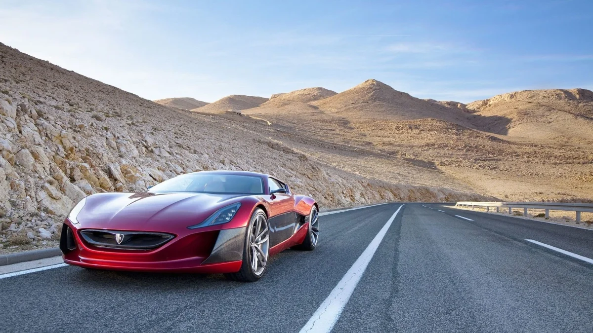 Rimac Concept_One на гірській дорозі