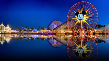 Колесо обозрения Pixar Pal-A-Round в парке Disney California Adventure, США