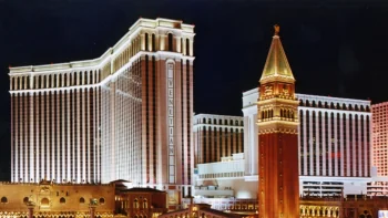 Нічні вогні готелю «The Venetian» у Лас-Вегасі