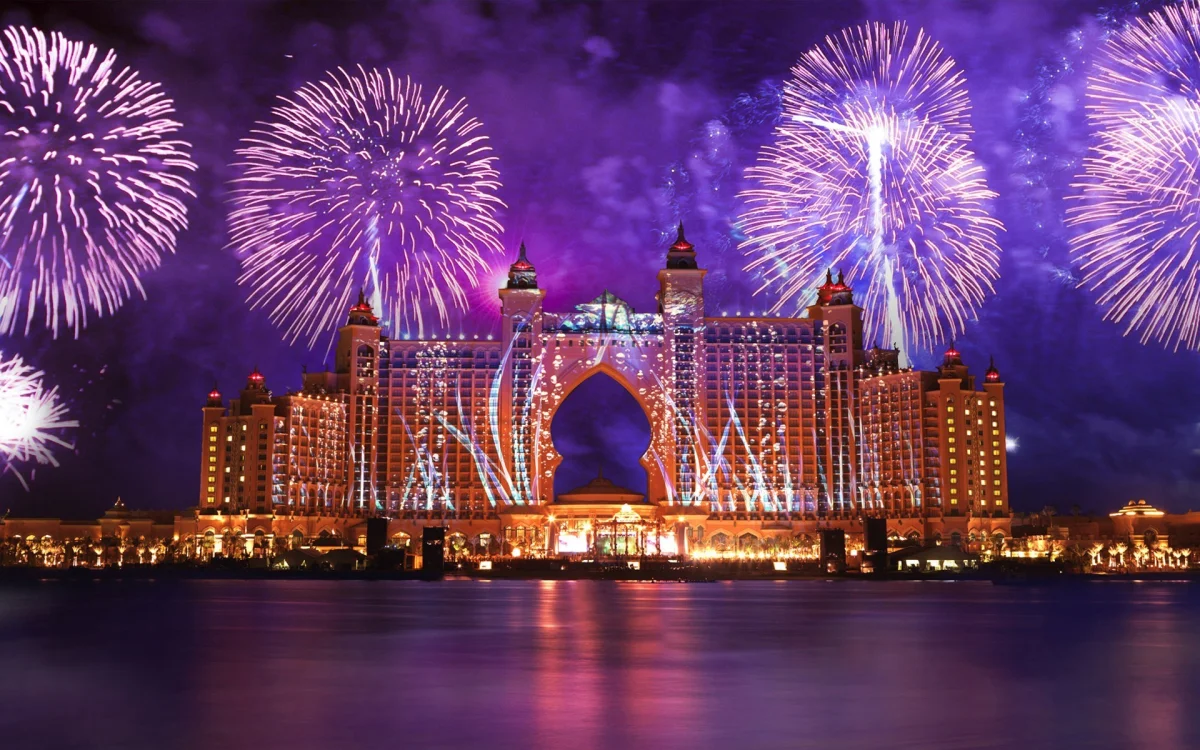 Фейерверки над Atlantis The Royal в ОАЭ