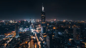 вогні нічного нанкіна з хмарочосом zifeng tower, нанкін, китай, вулиці, дороги, шляхи, траси, шосе, магістралі, автостради, проспекти, проїзди, міста, місто, міський пейзаж, міські пейзажі, міські краєвиди, нічне місто, нічні вогні, вогні, ліхтарі, підсвітка, ніч, пейзажі, сучасна архітектура, хмарочоси, архітектура, світ