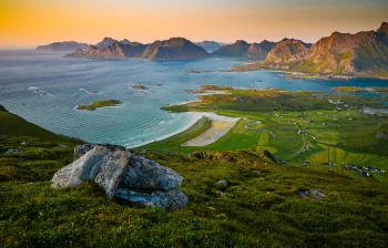 haukland beach and the mountains of the lofoten islands, norway, haukland beach and the lofoten islands, bays, coves, straits, fjords, beaches, coasts, islands, landscapes, lofoten, lofoten islands, mountains, peaks, hills, nature, world
