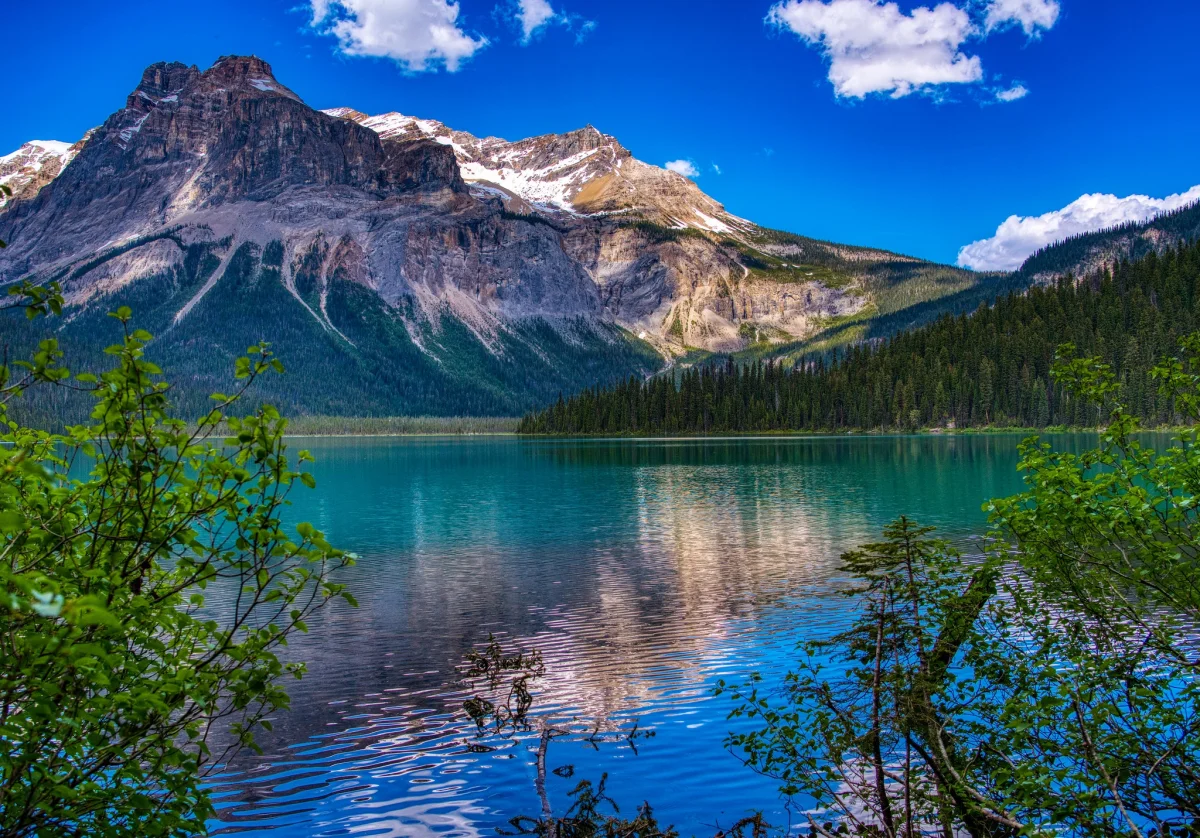 The turquoise waters of Lake Emerald