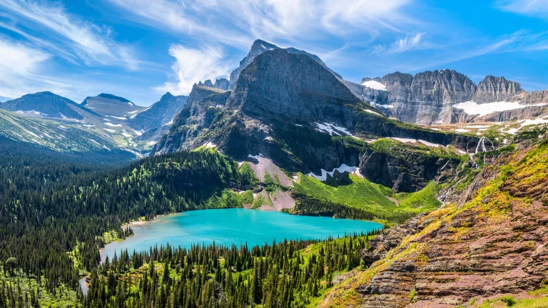 The turquoise waters of Lake Grinnell