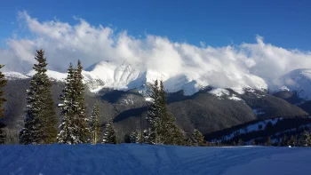 the snow-capped peaks of the rocky mountains in colorado, winter park (colorado, u.s.), clouds, colorado, fir trees, coniferous trees, landscapes, mountains, peaks, hills, nature reserves, wildlife reserves, parks, national parks, sky, snow, usa, united states, winter, winters, nature, world