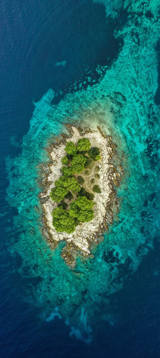 Незаселений острів в Адріатичному морі, Хорватія