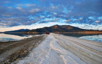 A red SUV on the Uyuni Salt Flats in Bolivia