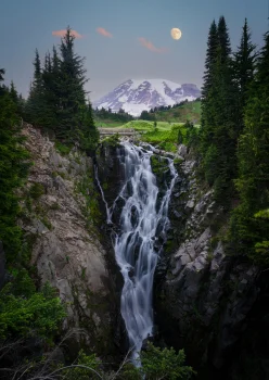a full moon over mount reynir and myrtle falls, narada and mount rainier, usa, bridges, cliffs, evening, evenings, twilight, dus, fir trees, coniferous trees, gorges, landscapes, moon, moons, mountains, peaks, hills, sky, snow, united states, volcanoes, waterfalls, nature