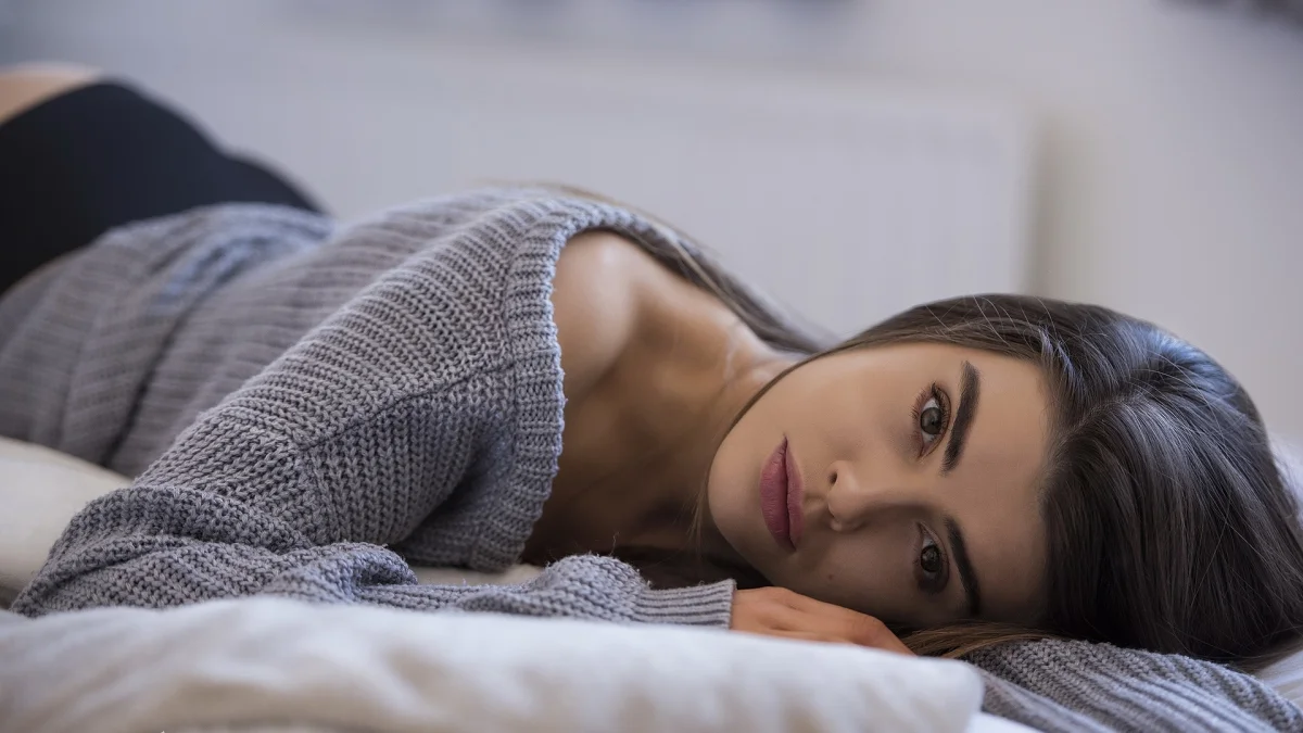 a girl in a gray knit sweater, brunettes, girls, young women, look, views, glance, models, other, people