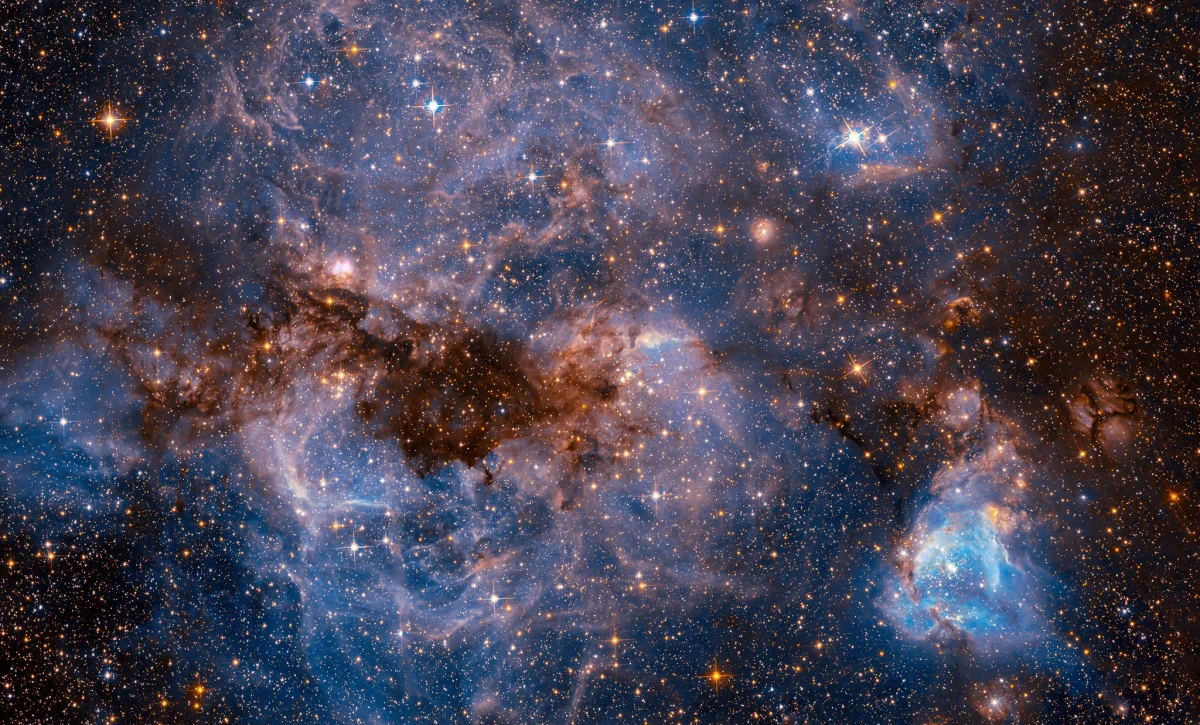 Пылевые облака в туманности NGC 6357