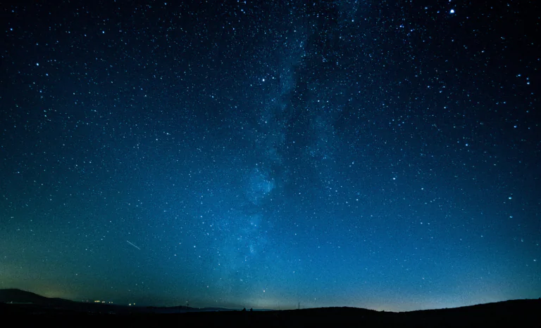 The Milky Way above the dark horizon