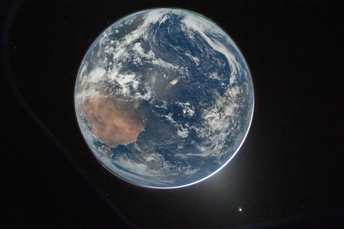 Вид на Землю (місія Artemis II, NASA)