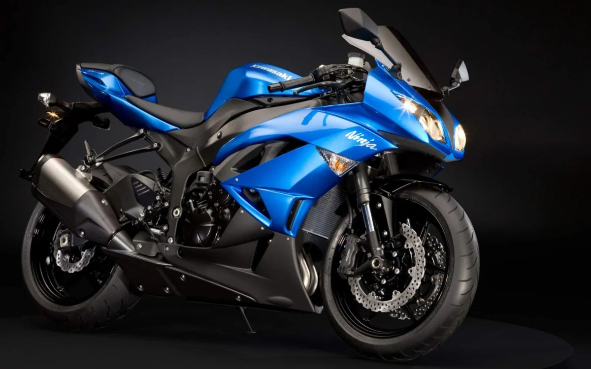 a blue kawasaki ninja zx-6r sport bike under studio lighting, kawasaki ninja zx-6r, discs, wheels, headlights, kawasaki, motorcycles, bikes, sport bikes, technology