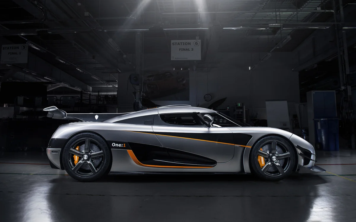 Koenigsegg Agera в сборочном цехе в Швеции