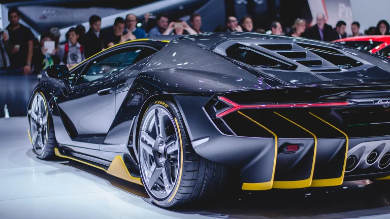 Lamborghini Centenario в лучах софитов