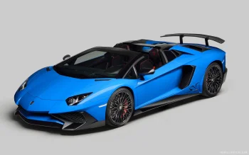 Яскраво-синій Lamborghini Aventador SV Roadster на світлому тлі