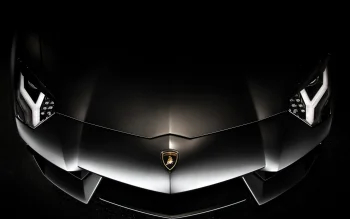 Светящиеся фары Lamborghini Aventador в темноте