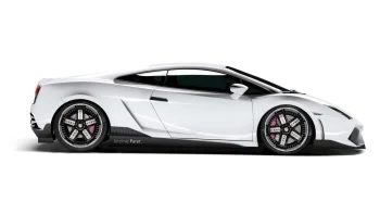 Белоснежный Lamborghini Gallardo на студийном фоне