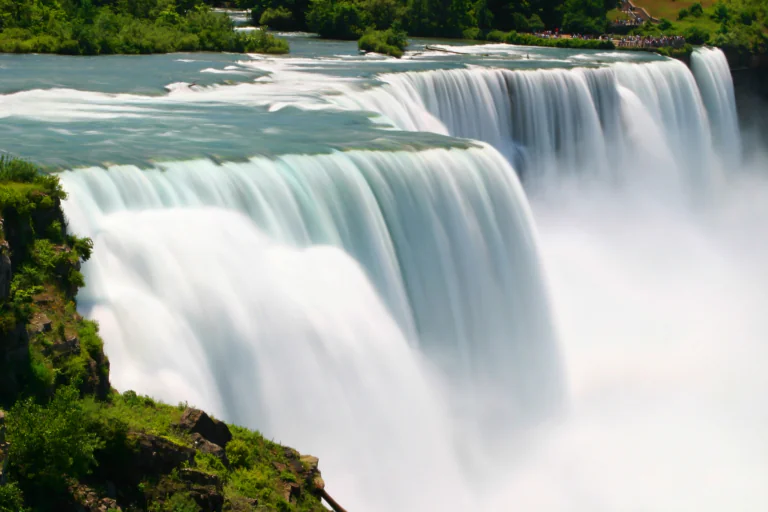 The Water Flows of Niagara Falls