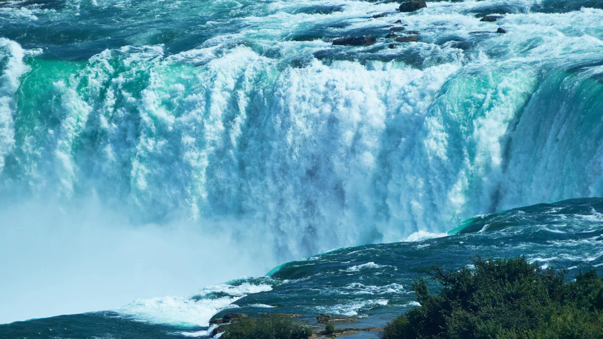 The powerful water flows of Niagara Falls