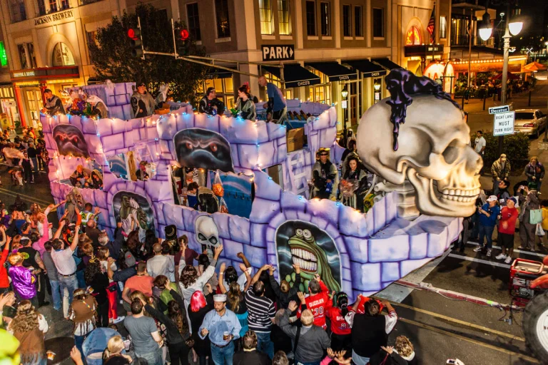 festive platform with a skull, cities, city, festivals, carnivals, holidays, new orleans, streets, usa, united states, architecture, world