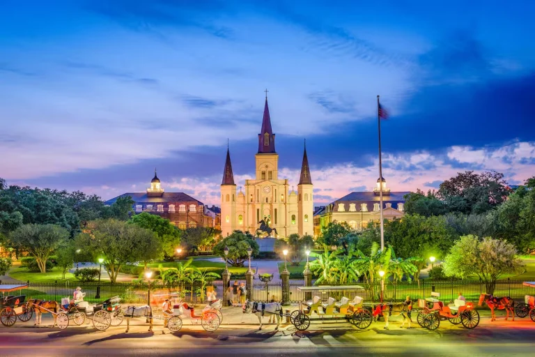 st. louis cathedral at dusk in new orleans, areas, attractions, cathedrals, churches, cities, city, cityscape, cityscapes, clouds, evening, evenings, twilight, dus, horses, new orleans, night lights, lights, streetlights, street lamps, lighting, night, parks, national parks, usa, united states, architecture, world
