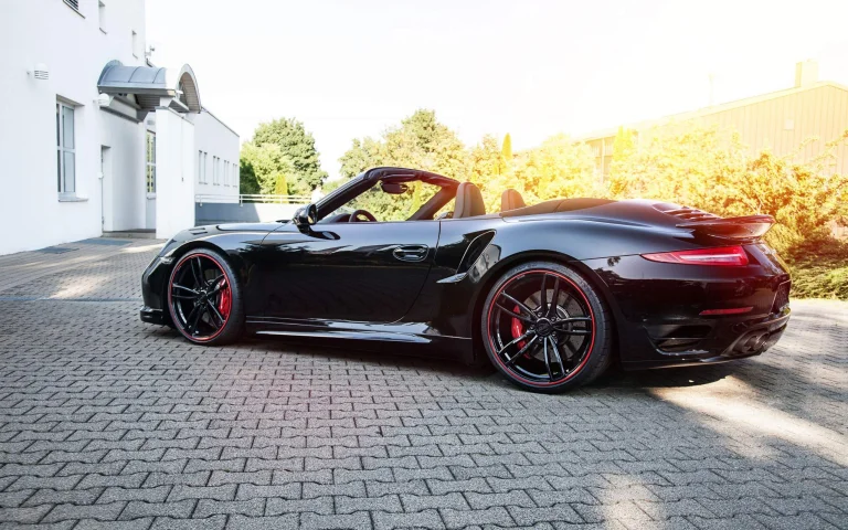 Черный Porsche 911 Turbo Cabriolet