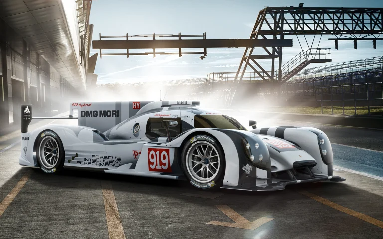 Porsche 919 Hybrid на гоночной трассе