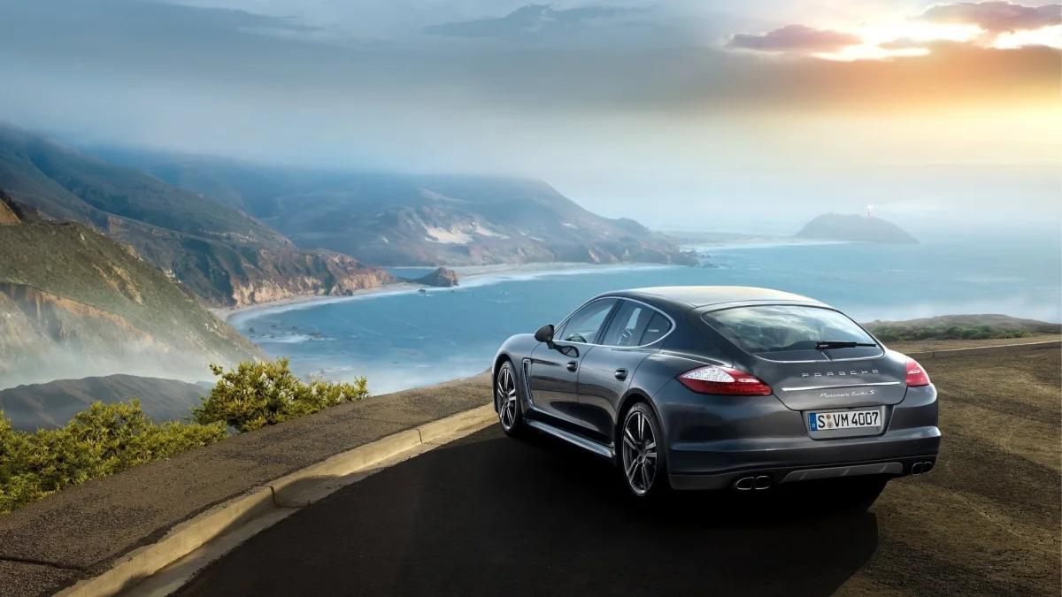Porsche Panamera Turbo S на побережье Биг-Сур, США